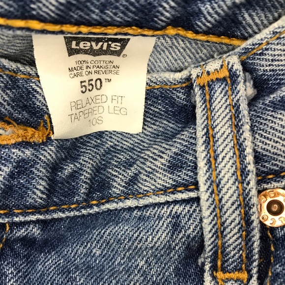 🔴SOLD-Mercari Vintage Levi Mom Jeans size 10S - Picture 2 of 4